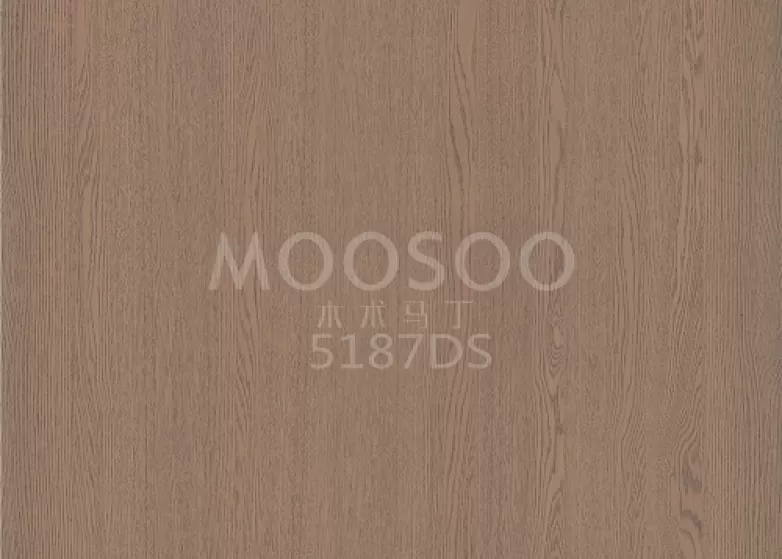 Rustik väggpanel i vit almträ: Tidlös elegans möter modern funktionalitet